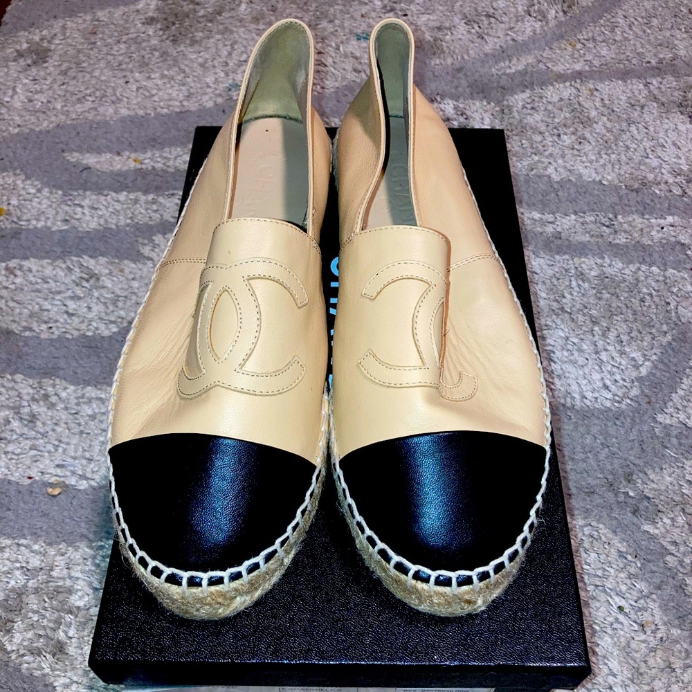 Chanel espadrilles nude and black